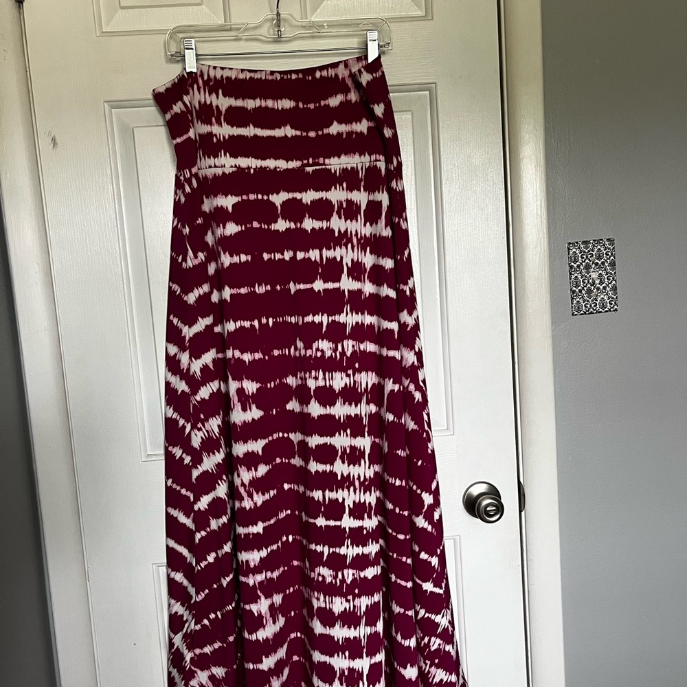 LuLaRoe Burgundy-ish Olivia Tie-Dye A-Line Skirt